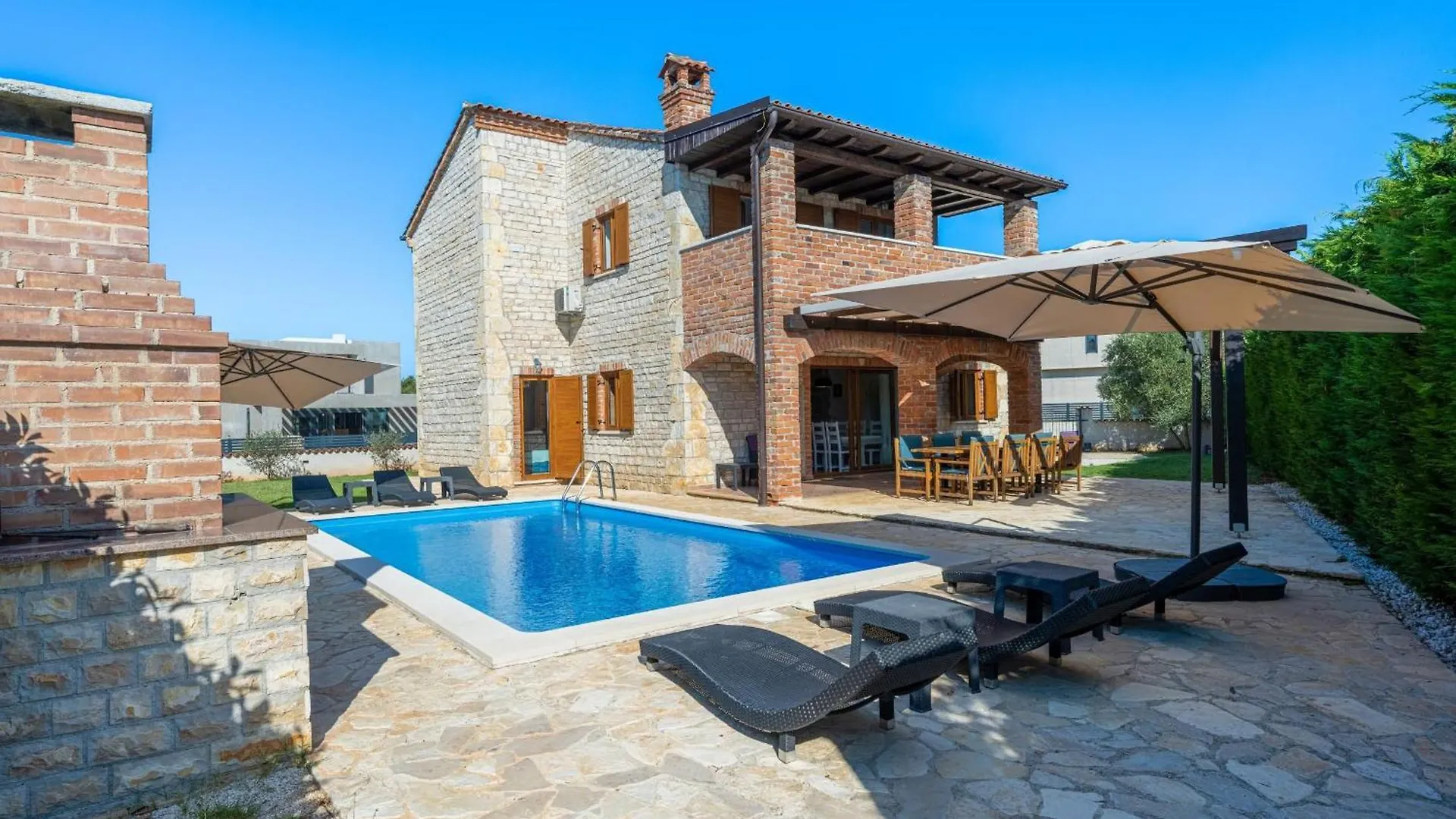 Villa Mani Butkovici